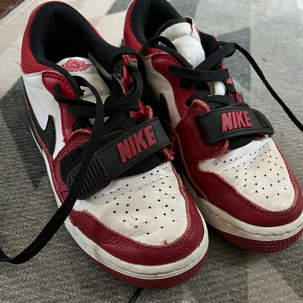 Nike Kids Sneakers in Red and White size 3.5